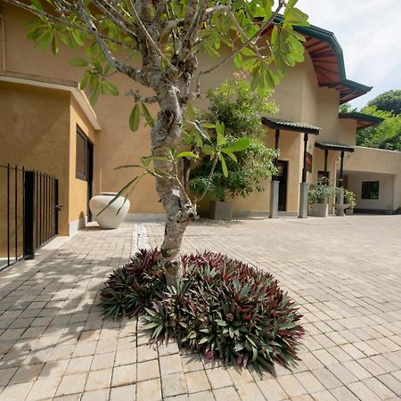 Melheim Kandy Villas Exterior foto